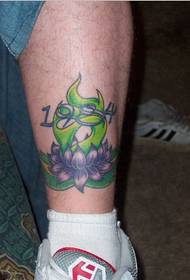 Immagine del modello del tatuaggio del loto blu sembrante bella alla moda del vitello