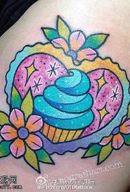 Oslikani uzorkom tetovaže cvjetnog sladoleda