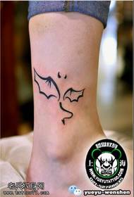 Alabapade ati elege constellation tatuu apẹrẹ