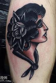 Modello tatuaggio ragazza di vitello