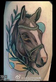 Modello di tatuaggio cavallo gamba