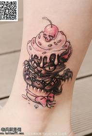 Wzór tatuażu słodkie słodkie kot ciasto