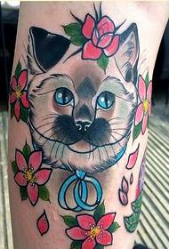 Sikil kapribaden, gambar pola tato kembang kucing sing ayu