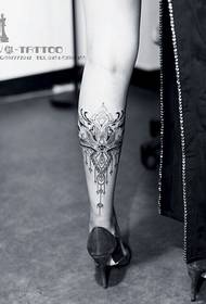 Madingos moteriškos kojos personalizuotos nėrinių tatuiruotės modelio nuotraukos