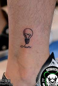 Klasičan uzorak za tetovažu svježe žarulje