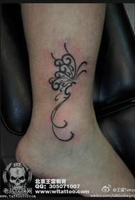 Cool stilig vacker fjärils tatuering mönster