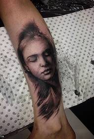 Теля дівчина татуювання візерунок