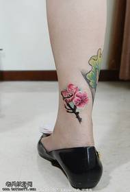 un bellissimo disegno del tatuaggio pesca