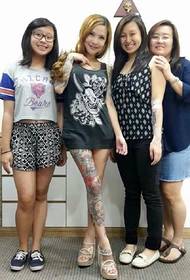 Modello di tatuaggio fiore belle belle sorelle
