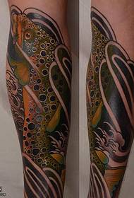 Bacak boyalı balık dövme deseni