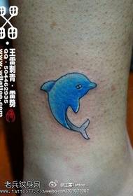 Ang sumbanan sa cute cute nga dolphin tattoo