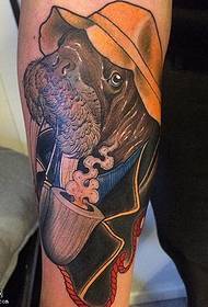 Modello tatuaggio cane con cappello
