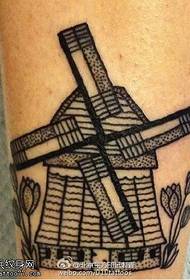 क्लासिक पवनचक्की टॅटू गोंदण नमुना
