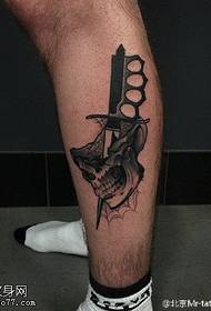 I-Dagger kwthole ifaka iphethini ye-tattoo