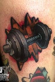 Plab plab yog qhov barbell tattoo qauv