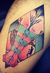 Modello di tatuaggio ragazza avariata