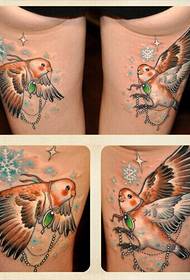女生性感腿部漂亮小燕子纹身图案图片