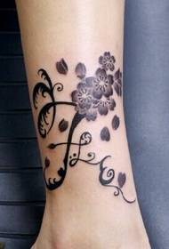 Image de modèle de tatouage vigne jambe fleur de cerisier fille jade