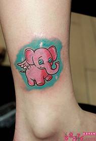 सुपर गोंडस गुलाबी हत्ती वासरू टॅटू चित्र