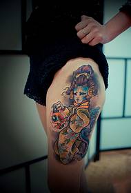 fotografia tatuazore e kofshës geisha japoneze