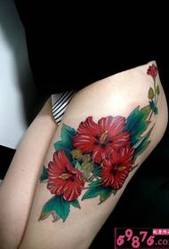 नाजुक फूल सेक्सी जांघ टैटू चित्र