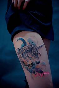 Vacker ben unicorn personlighet tatuering bild