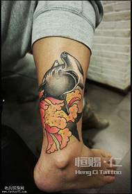 Modello di tatuaggio squalo scuola colore gamba