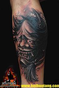 Modello di tatuaggio prepotente faccia a faccia