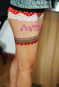 Hosszú lábakkal szexi csipke tetoválás képek