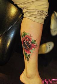 Gambar tato kaki bunga segar