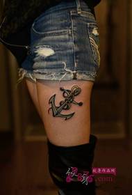 Imagens de tatuagem de coxa de âncora fresca