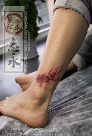 Modello tatuaggio rosso pesce rosso rosso gamba