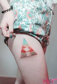 Personalidade nuvem triângulo criativo coxa tatuagem imagens