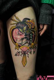 Immagini del tatuaggio di gambe lunghe di bellezza creativa geisha