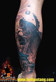 Modello di tatuaggio di calamari prepotente gamba nera