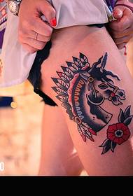 ინდური სტილის unicorn ყვავილების tattoo ნიმუში