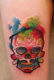 Immagine di lavoro del tatuaggio del taro secante di colore della gamba