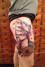 女生霸气帆船大腿纹身图片