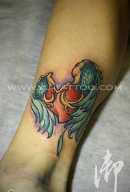Immagini del tatuaggio di ali d'amore di colore delle gambe