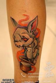 Immagine del tatuaggio del coniglio di colore di personalità della gamba