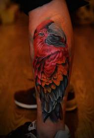 Gyönyörű papagáj mintás tetoválás kép borjú