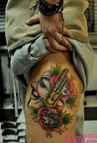 Pictiúr Tattoo Leg v-Vendetta Pistol