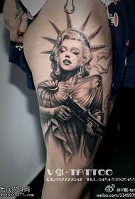 Dominuojantis šaunus gražios deivės tatuiruotės modelis