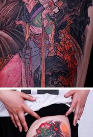 Figura tradizionale cinese del tatuaggio della gamba della figura di signora