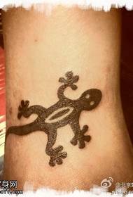 Phem zoo ntxim hlub gecko tattoo qauv