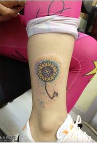 Been Faarf Sonneblummen Tattoo Muster