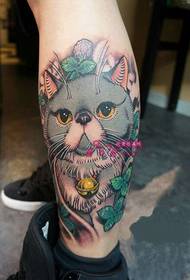 Simpatico gatto tatuaggio fiore vitello foto
