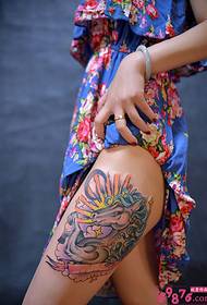 Európai és amerikai egyszarvú személyiség comb tetoválás képek
