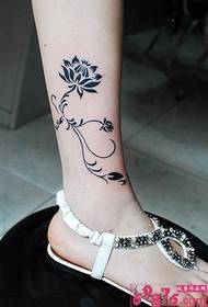 Qing Li Lotus Fashion Leg Tattoo Picture