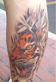 Поділіться зображенням татуювання домінуючого тигра для всіх